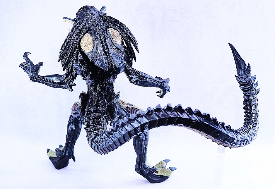 フリュー AVP2 リアルフィギュア エイリアンウォーリアー プレデリアン 2体 Amazon.co.jp: AVP2 エイリアンVS.プレデター エイリアン