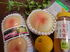 冷たい桃のスープの材料