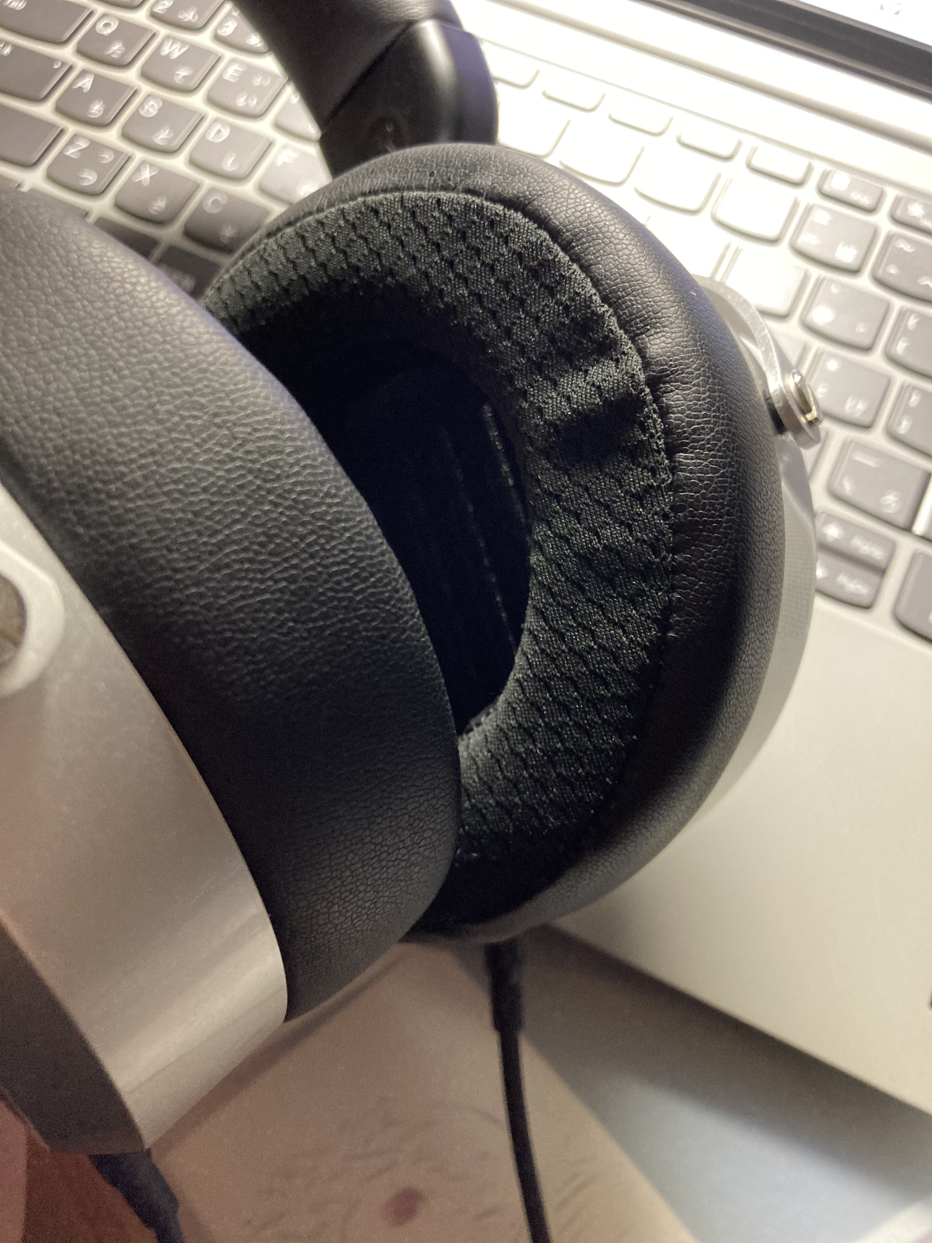 HIFIMAN HE400SE」-解像度と開放感と高音- : 蓮ノ空のこと好き好き