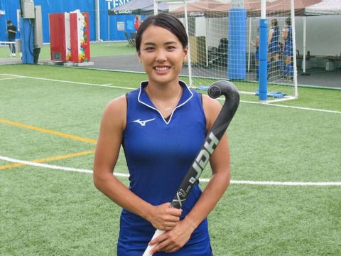 話題 女子ホッケーの新ユニフォームがエチエチしてると俺の中で話題にｗｗｗ 寸婆婆 Sunbaba