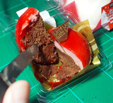 赤いクリスマスケーキ