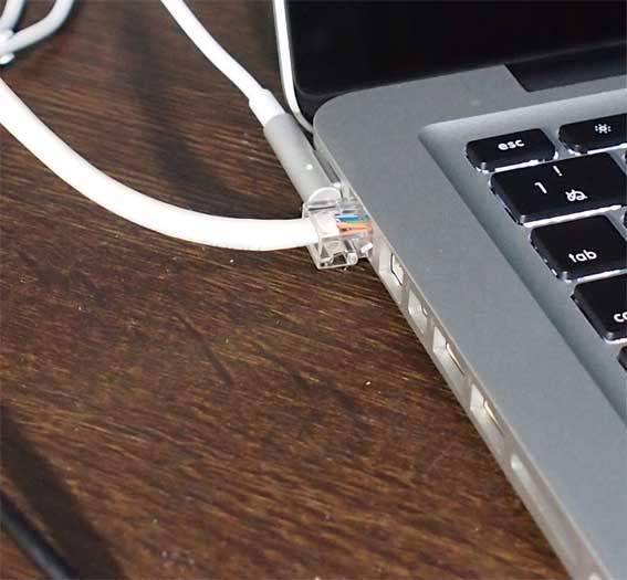 Macbook Air に Lanケーブル 沖縄の風