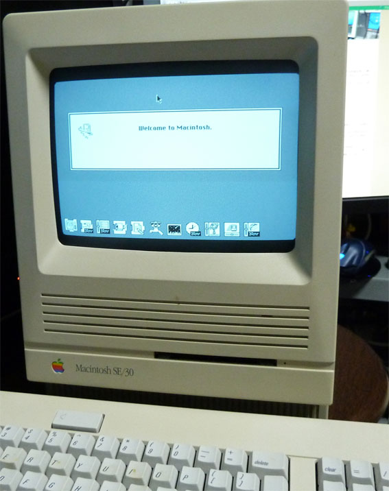 ワシの最初のMacintoshはSE/30かな？ : Sunday Gamerのブログ