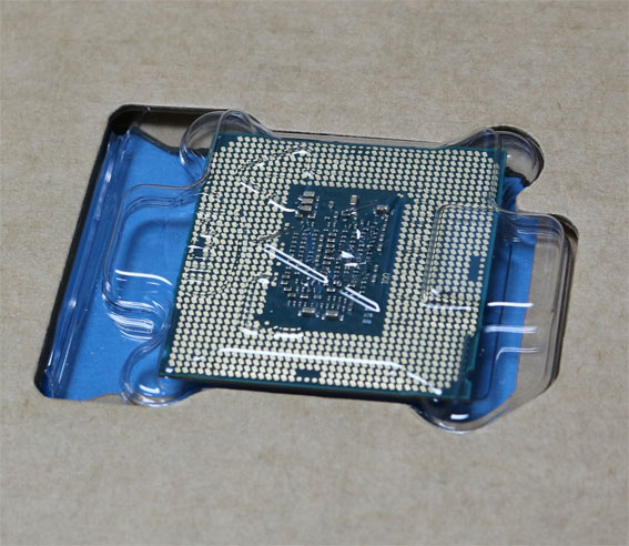 Intel Core i7 6700Kを買った。「K」には純正CPUファンが付い