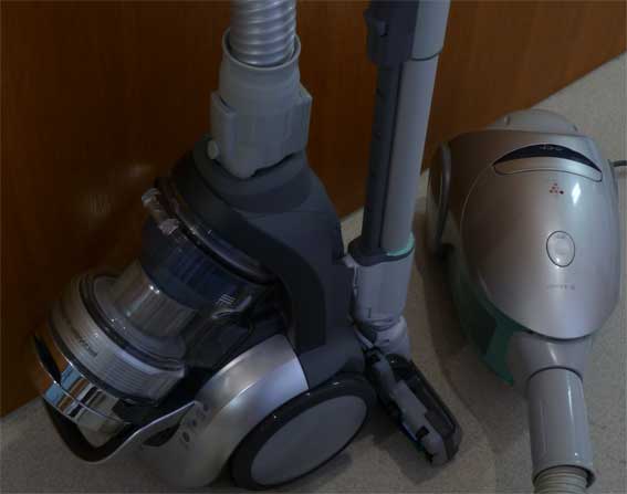 省エネ、低騒音】Panasonic社 電気掃除機（家庭用）MC-SS300GXを愛用し