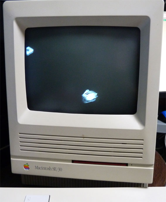 ワシの最初のMacintoshはSE/30かな？ : Sunday Gamerのブログ