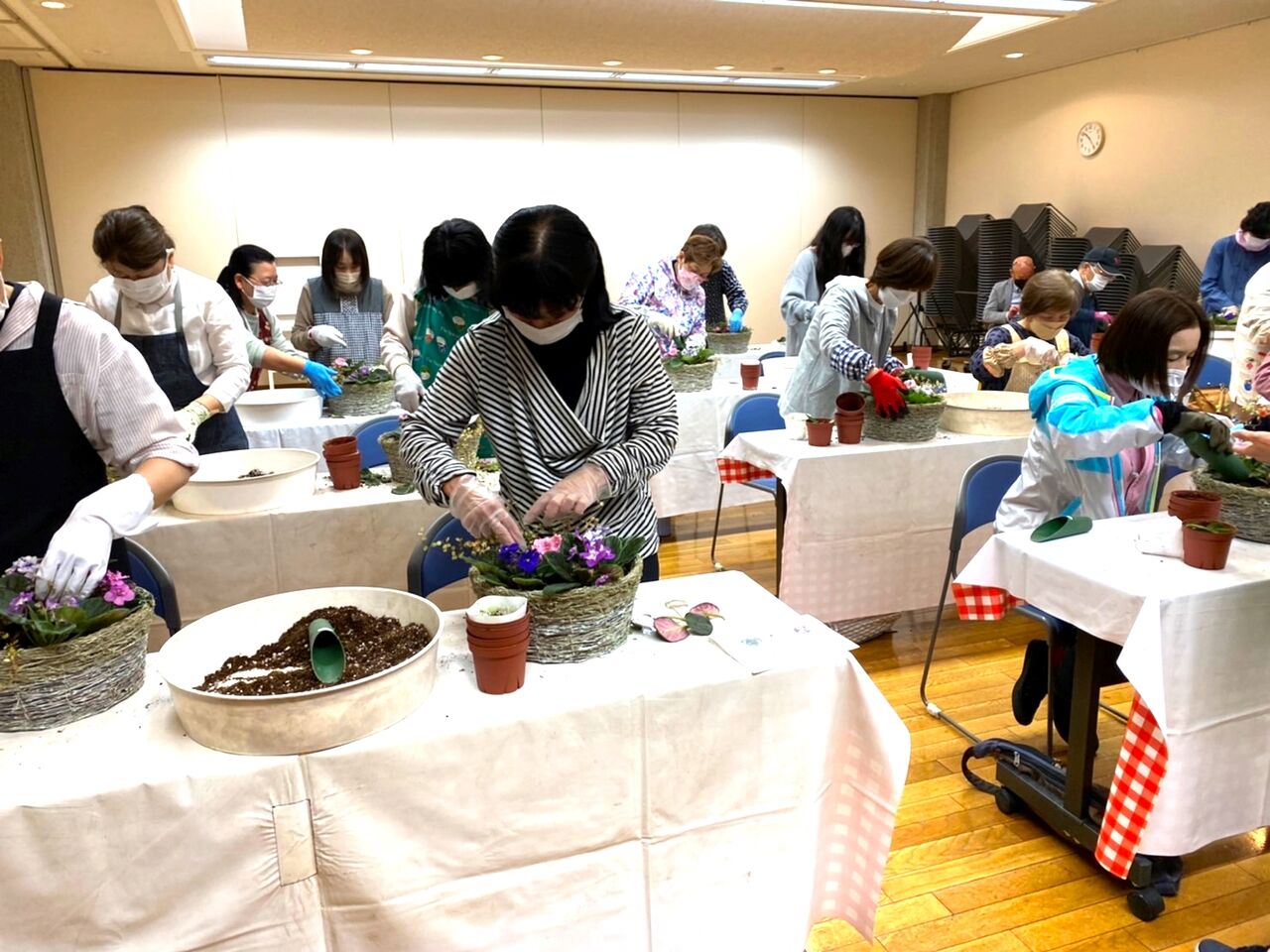 花と緑の講座「セントポーリアの寄せ植え」@フローランテ宮崎 : サン