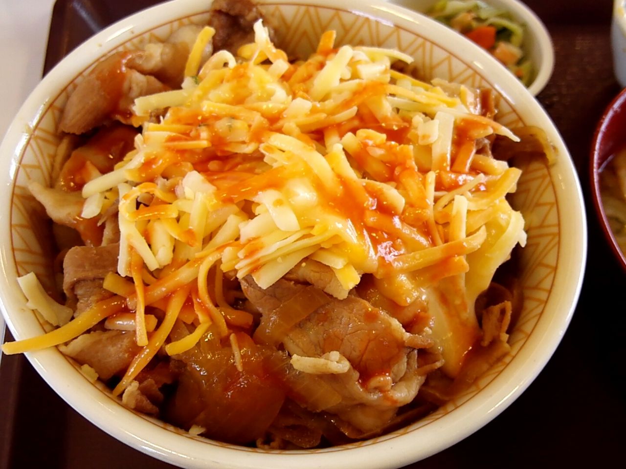 すき家 足利南大町店 とろ り3種のチーズ豚丼 メガ ととん汁お新香セット 外食したら画像をupするブログ