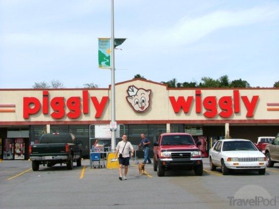the-famous-piggly-wiggly-store-well-to-me-sequatchie