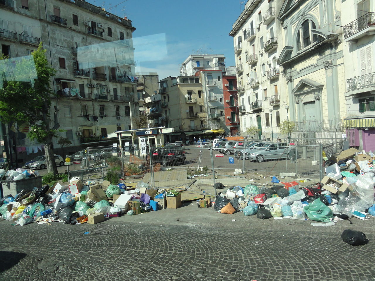 ナポリ ごみ問題 Sunqbabaブログ