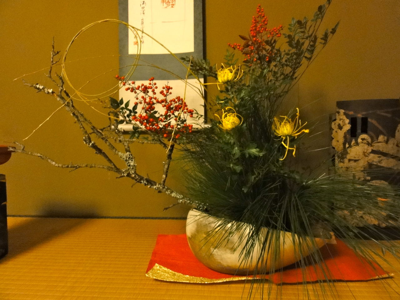 正月の花を生ける Sunqbabaブログ 正月の花を生ける Sunqbabaブログ