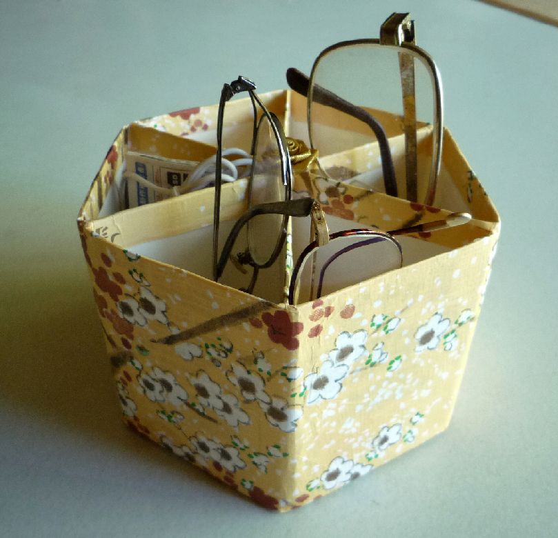 牛乳パックの眼鏡立て クリーン グリーン