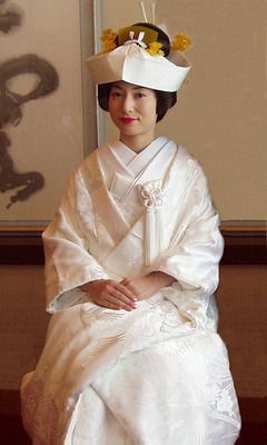 360px-Wedding_kimono