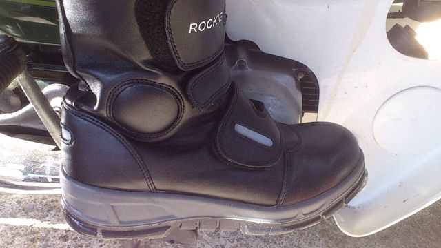 ワークマンのブーツ履いてみた スーパーカブ70トコトコblog ワークマンのブーツ履いてみた スーパーカブ70トコトコblog