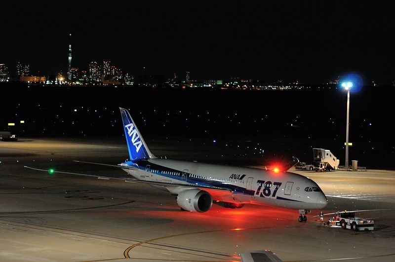 夜撮 Ana 87 Ja810a とスカイツリーのコラボ 羽田空港 冬 No 276 私のアタマの中は飛行機だらけ 夜撮 Ana 87 Ja810a とスカイツリーのコラボ 羽田空港 冬 No 276 私のアタマの中は飛行機だらけ