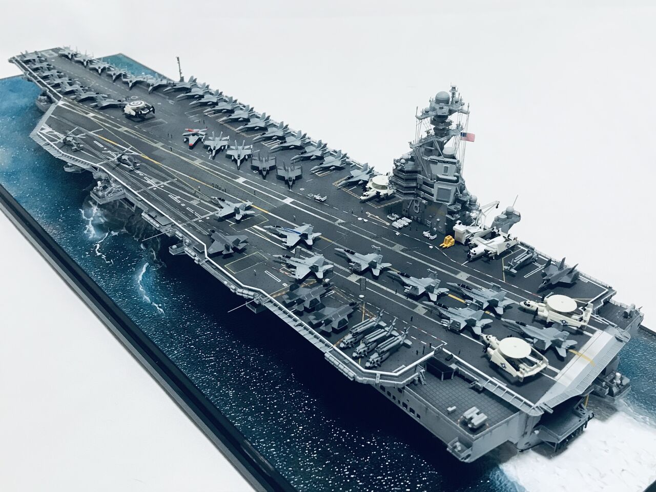 1/700 米現用空母 CVN-78 USS ジェラルド・R・フォード : 多摩工房