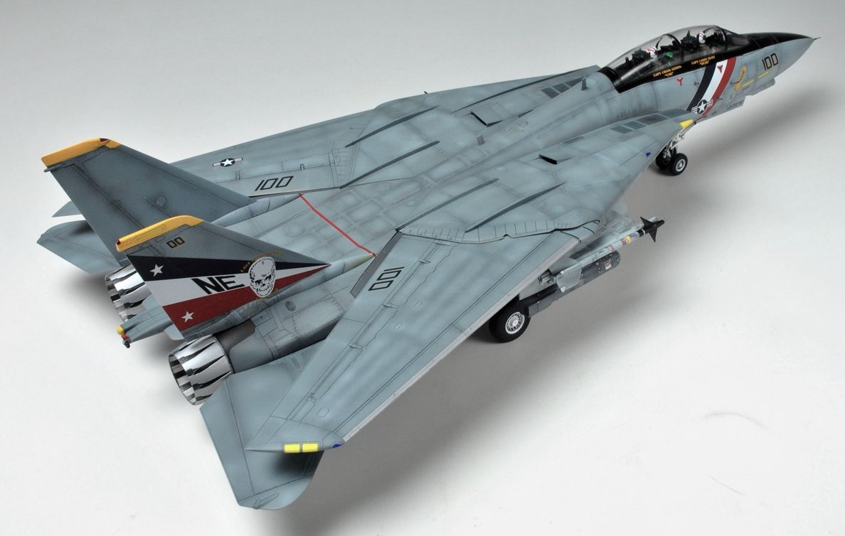 タミヤF-14 Dトムキャット 1/48VF−2バウンティ ハンターズ模型完成品 1/48 F-14D トムキャット バウンティ・ハンターズ完成品｜艦船