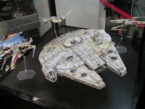 Max渡辺氏製作の ミレニアムファルコン号 X ウィング Y ウィング 展示開始 スーパーモデラーズnews