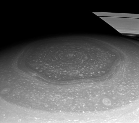 土星北極の六角形