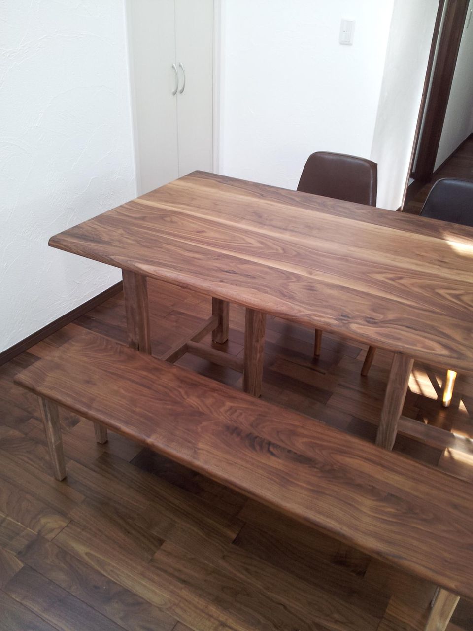 ｳｫﾙﾅｯﾄﾀﾞｲﾆﾝｸﾞﾃｰﾌﾞﾙ/座卓兼用ﾀｲﾌﾟ : 天然ムク家具とナチュラル空間のレンタルスペース すっぴん家具 マルタ
