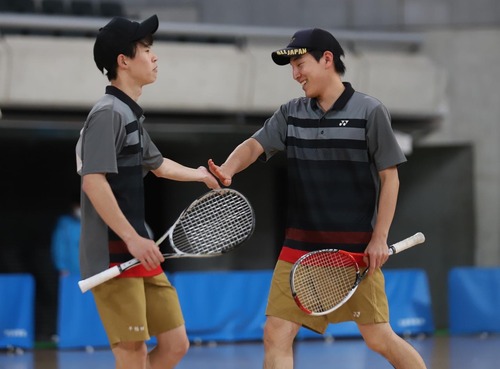 4D170E30-BAE1-409A-83F3-F7AE1A5A0B8E