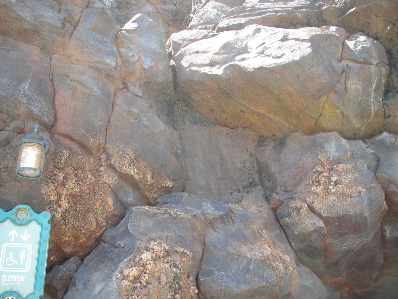 Disney S Secret 更新終了 監視カメラ スピーカ