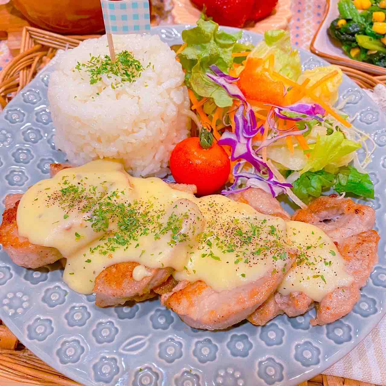 豚ヒレ肉のチーズクリームソースがけ Suzukaの楽うまカフェごはん