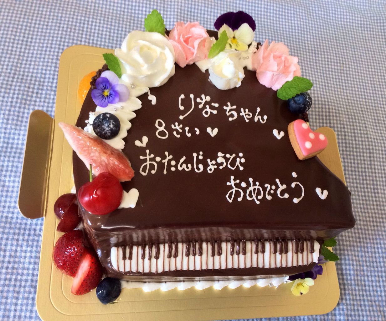 グランドピアノ型のお誕生日ケーキ Rina S
