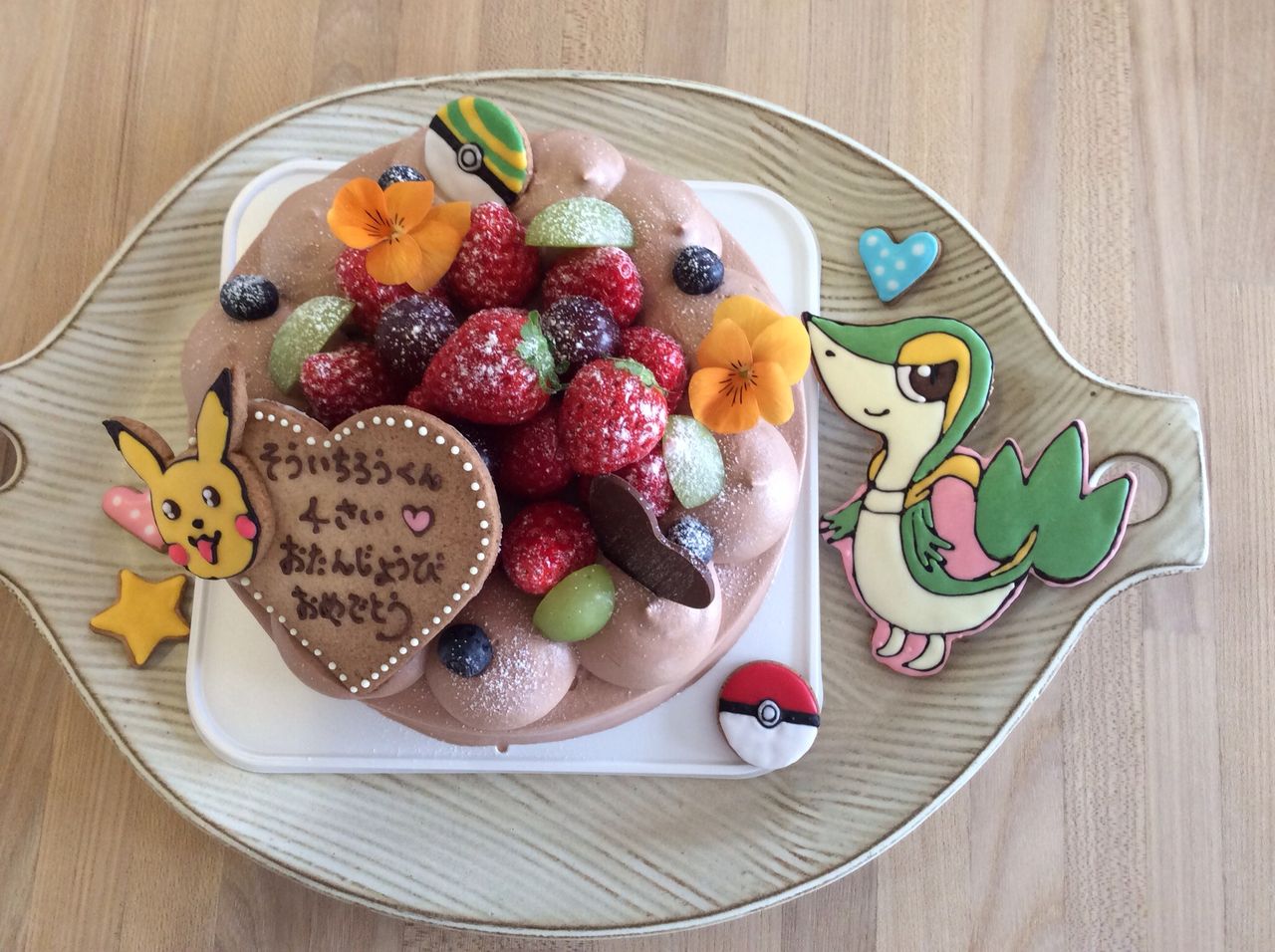 ポケモン ツタージャのクッキーのせデコレーションケーキ Rina S