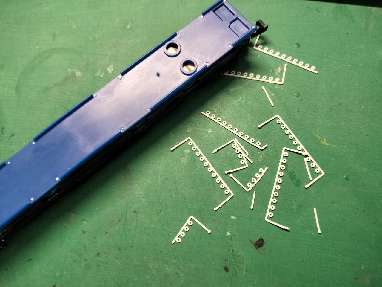 マイクロエース・185系(新塗装・ジャンク)の修理（7