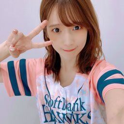 【画像】声優の内田真礼さん、ソフトバンクホークスのユニホームを着て応援！