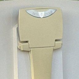 「絶対使いたくない…」東武動物公園トイレに設置されたオムツ替えスペースが開放的すぎると話題に