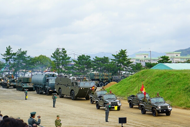 陸上自衛隊中部方面隊創隊56周年記念行事 16 10 9 すーさんの艦活日記