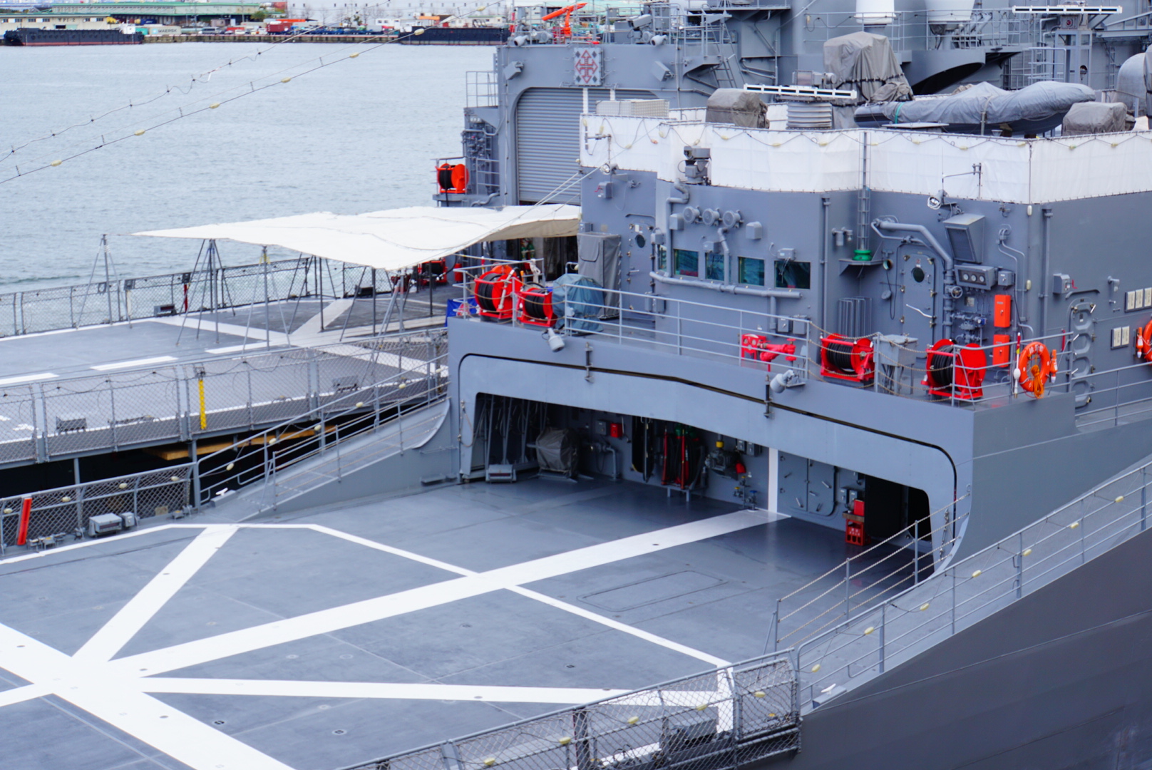 練習艦隊17 練習艦 かしま 護衛艦 はるさめ 練習艦 やまゆき 神戸港寄港中 17 3 21 すーさんの艦活日記