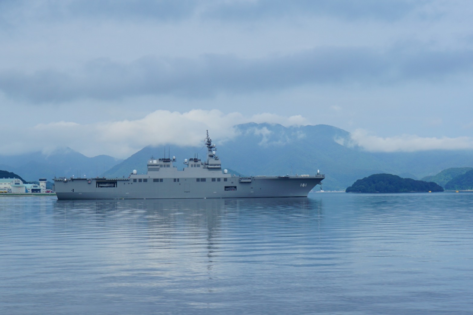 護衛艦 ひゅうが 舞鶴湾往路 17 8 11 すーさんの艦活日記 護衛艦 ひゅうが 舞鶴湾往路 17 8 11 すーさんの艦活日記