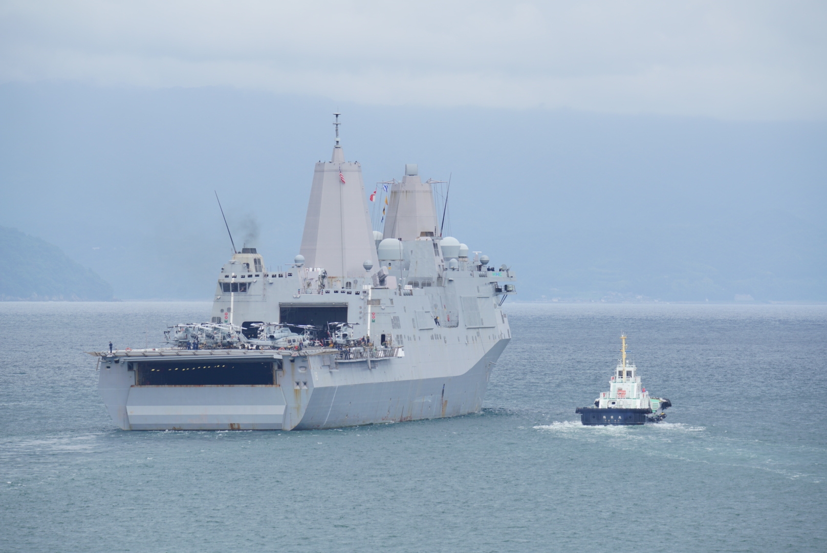 アメリカ海軍ドック型輸送揚陸艦「ニューオーリンズ」舞鶴湾復路⑤