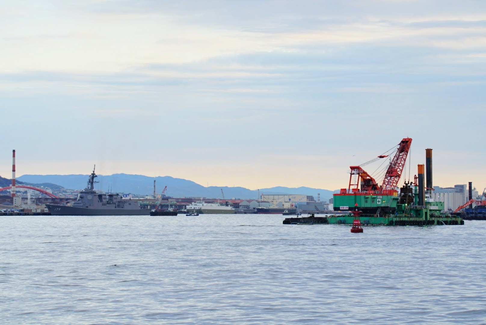 護衛艦 まや 神戸港出港 11 25 すーさんの艦活日記 護衛艦 まや 神戸港出港 11 25 すーさんの艦活日記