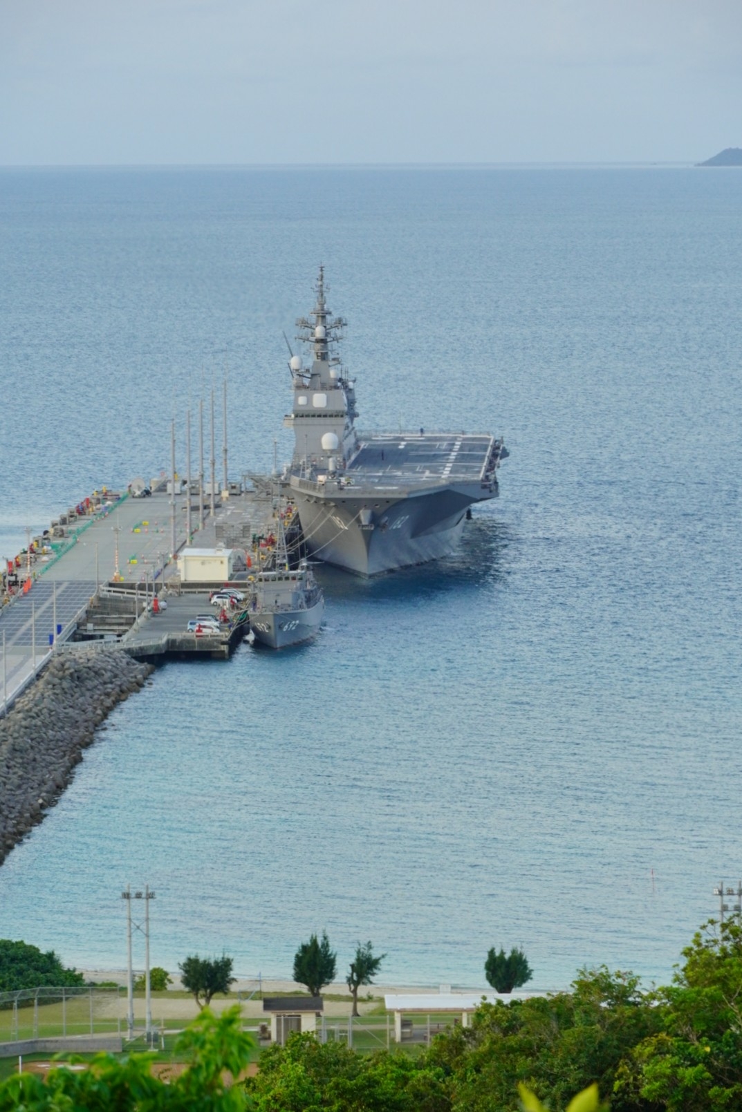 練習艦隊 護衛艦 いせ 掃海母艦 うらが 護衛艦 あさひ 沖縄ホワイトビーチ地区寄港中 3 29 すーさんの艦活日記