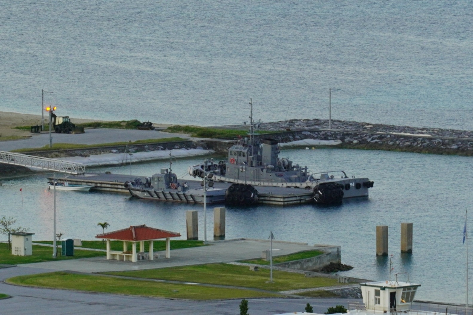 すーさんの艦活日記
【練習艦隊2020】護衛艦「いせ」&掃海母艦「うらが」&護衛艦「あさひ」沖縄ホワイトビーチ地区寄港中 2020/3/29
コメント すーさん