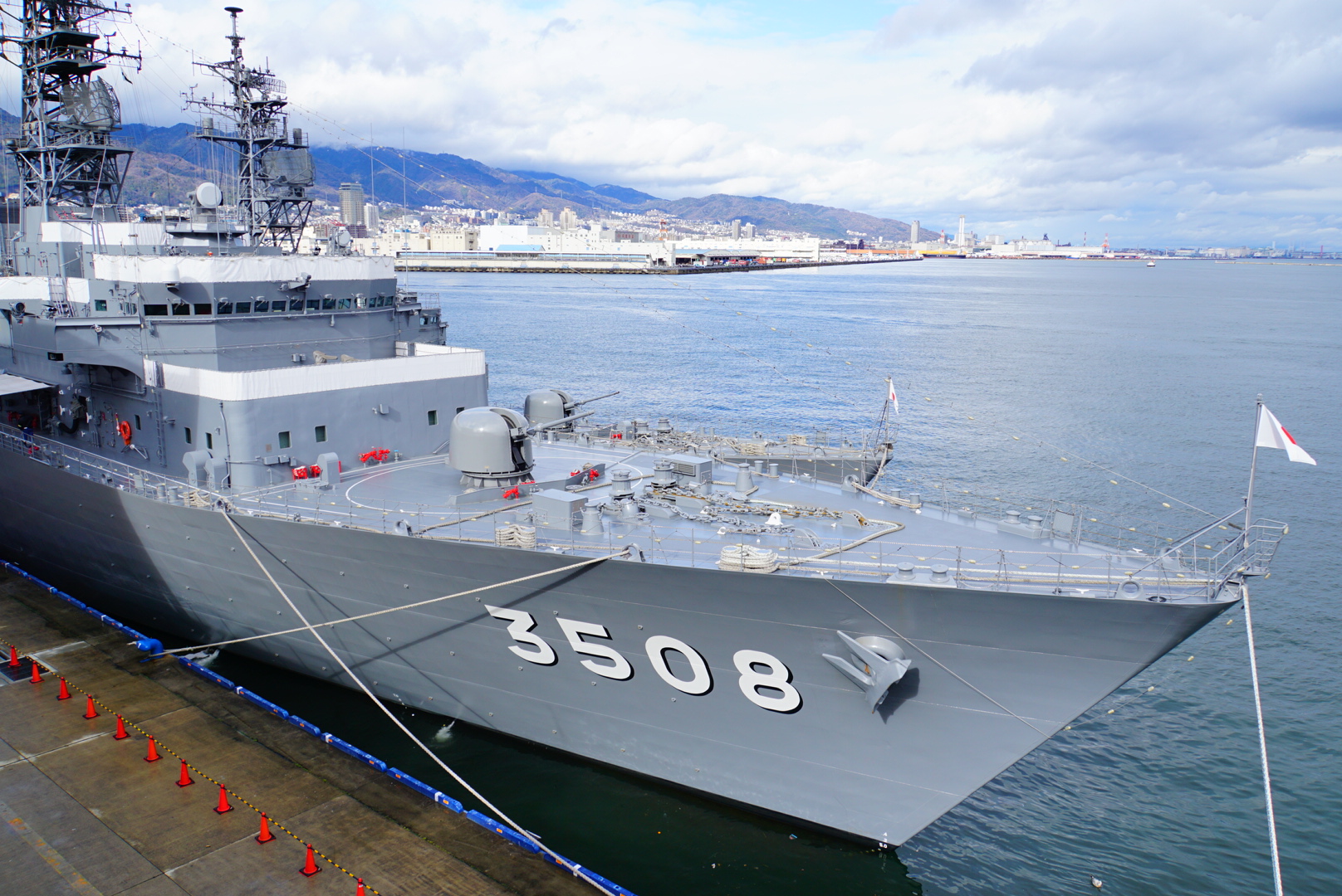 練習艦隊17 練習艦 かしま 護衛艦 はるさめ 練習艦 やまゆき 神戸港寄港中 17 3 21 すーさんの艦活日記