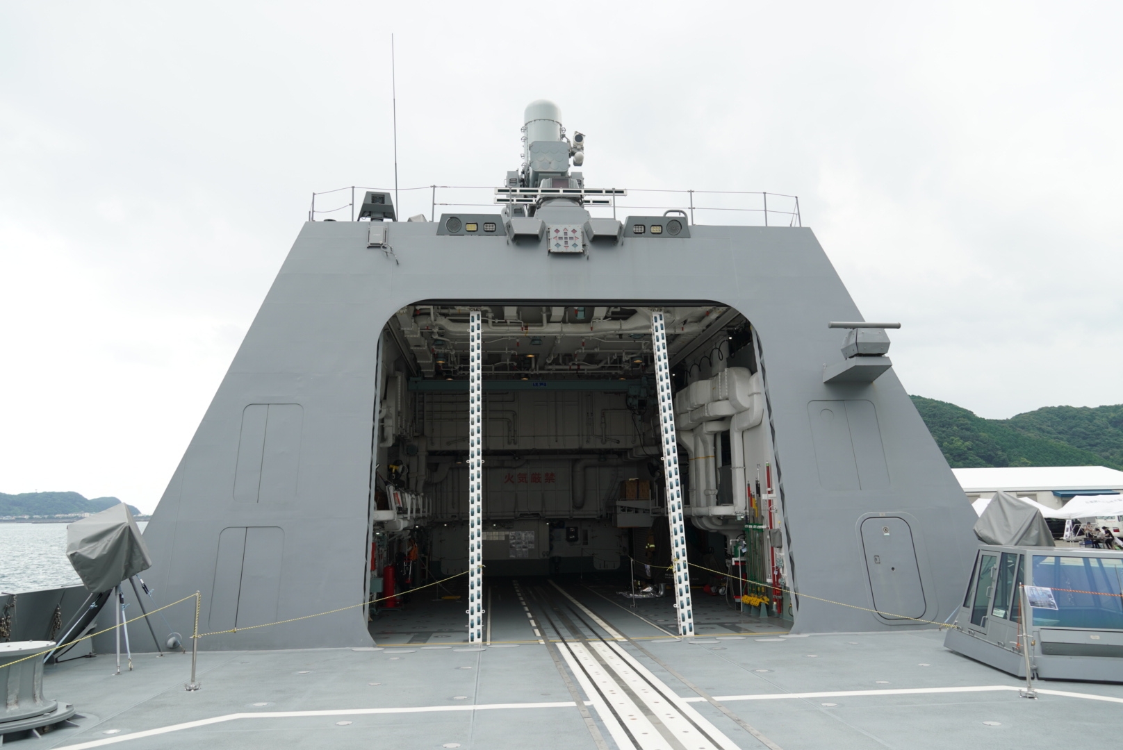 海自の最新鋭護衛艦「くまの」進水 日の丸護衛艦の革命児！ 多