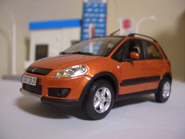NOREV SUZUKI SX4 オレンジ　1/43 ミニカー Amazon | ミニカー 1/43 ノレブ スズキ SX4 オレンジメタリック