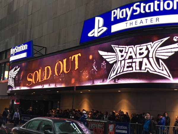 Babymetal In Ny Playstation Theater 現地の様子 Babymetalの使徒