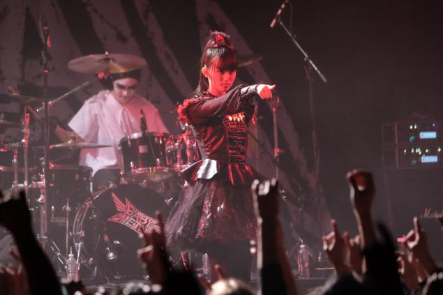 ニューヨーク デイリー Babymetalが甘い残忍なショーでニューヨークシティに嵐を起こす ほか海外記事 Babymetalの使徒