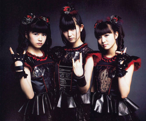 Electric Bloom Babymetalウェンブリー レビュー翻訳 ジャンベで Karate 動画ほか Babymetalの使徒