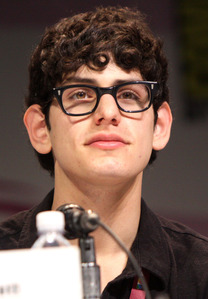 Matt_Bennett_WonderCon_2013_(Straighten_Crop)