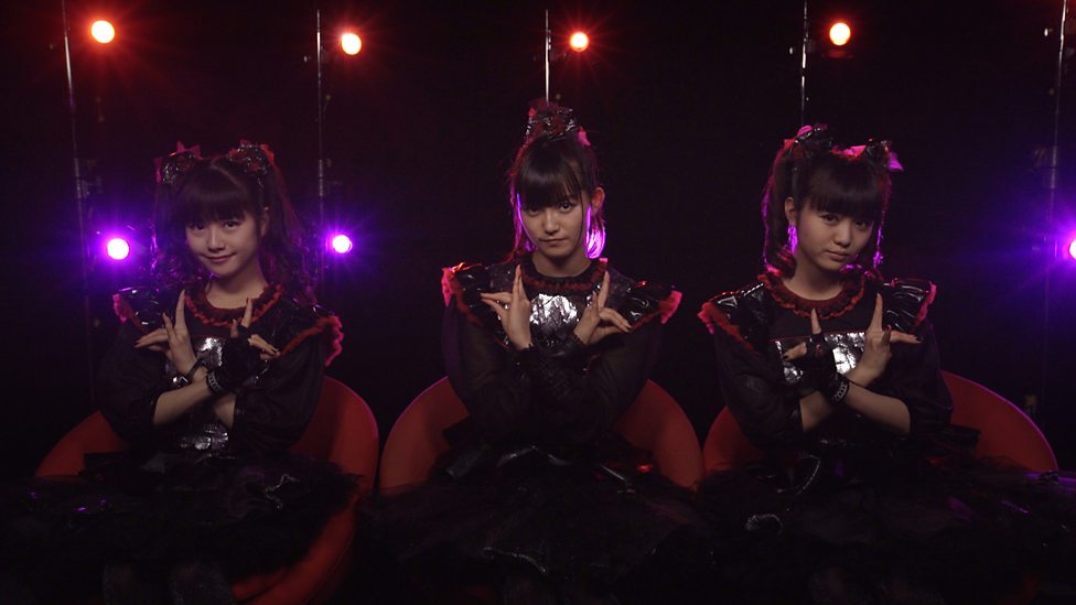 動画 アルファベット順にbabymetalを解説してみた 海外の反応 ソファーで見てた 英国のお茶の間にbabymetalが登場 ほか Babymetalの使徒