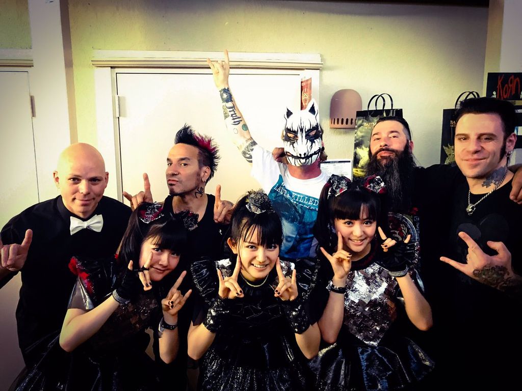 Babymetal公式 ストーン サワーとの最新ズッ友画像公開 Babymetalの使徒 Babymetal公式 ストーン サワーとの最新ズッ友画像公開 Babymetalの使徒