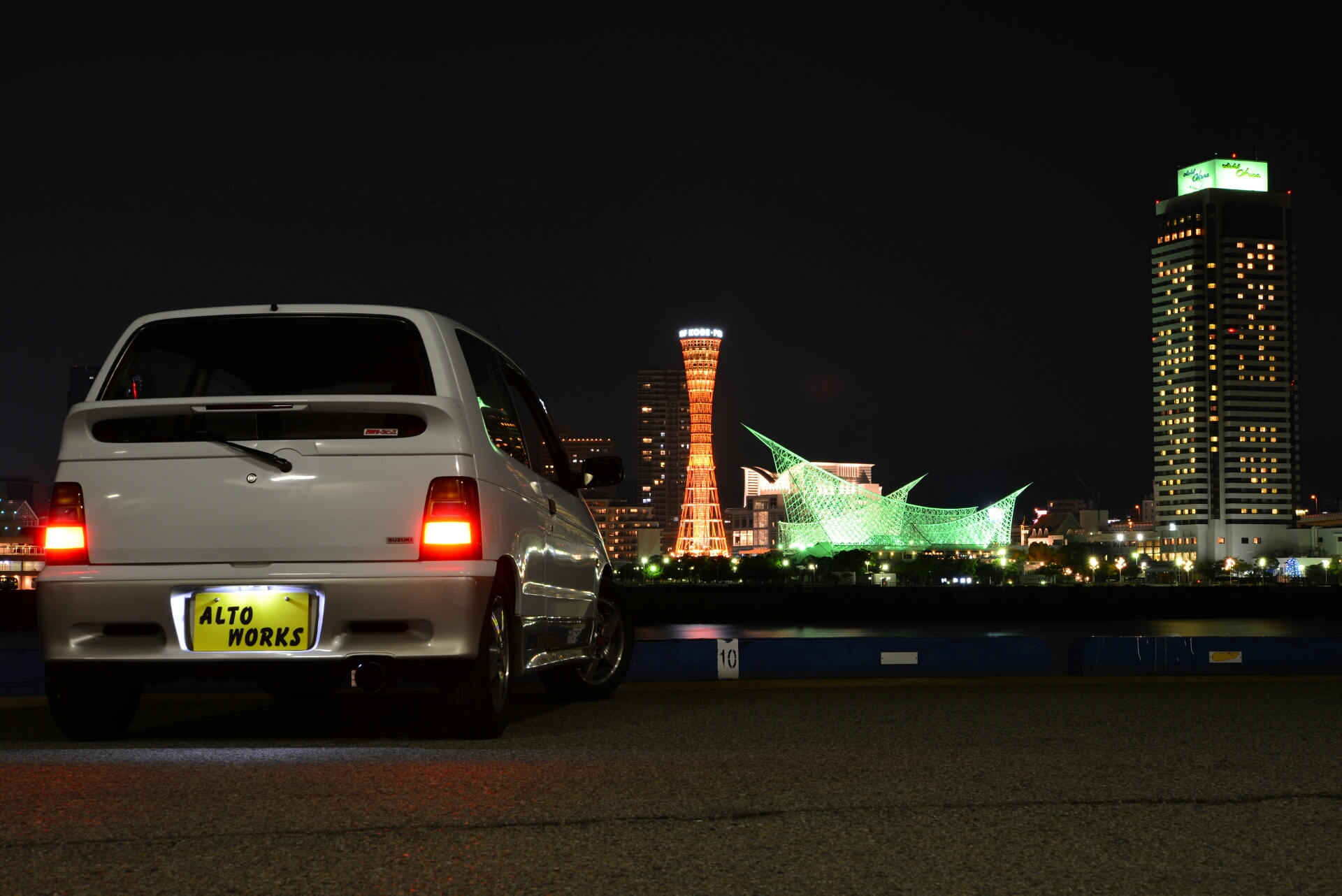 車 夜景 写真 Kuruma