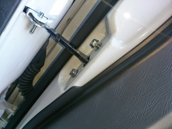 Jb23wジムニー ドア異音 修行人 憩いの場